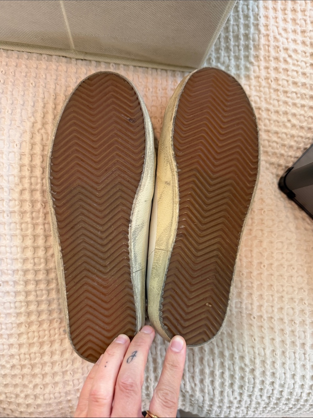 Golden Goose navy accent super-star sneakers. Size 39. - Picture 5 of 5